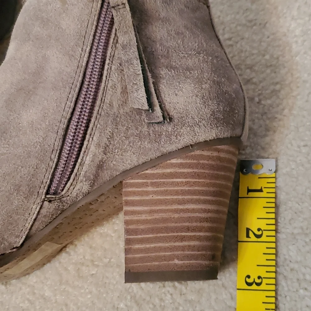 Dolce Vita taupe gray booties with side zipper western size 9